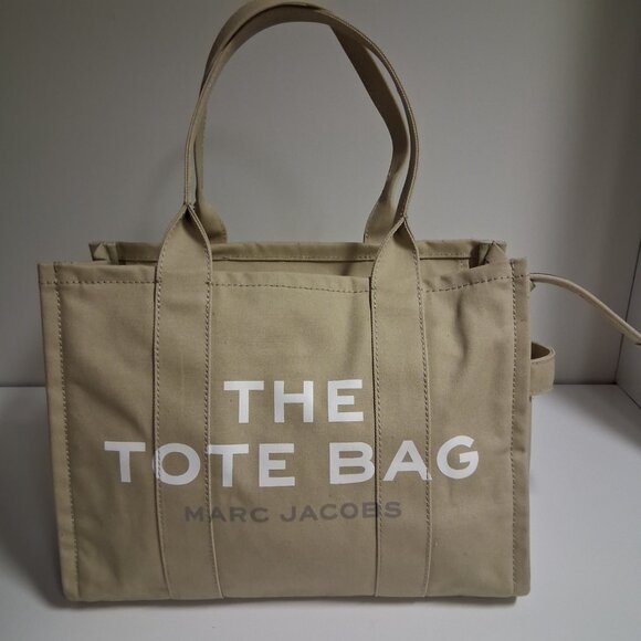 Marc Jacobs The Large Tote Bag – Color CB ToteBeige MultiGently Used